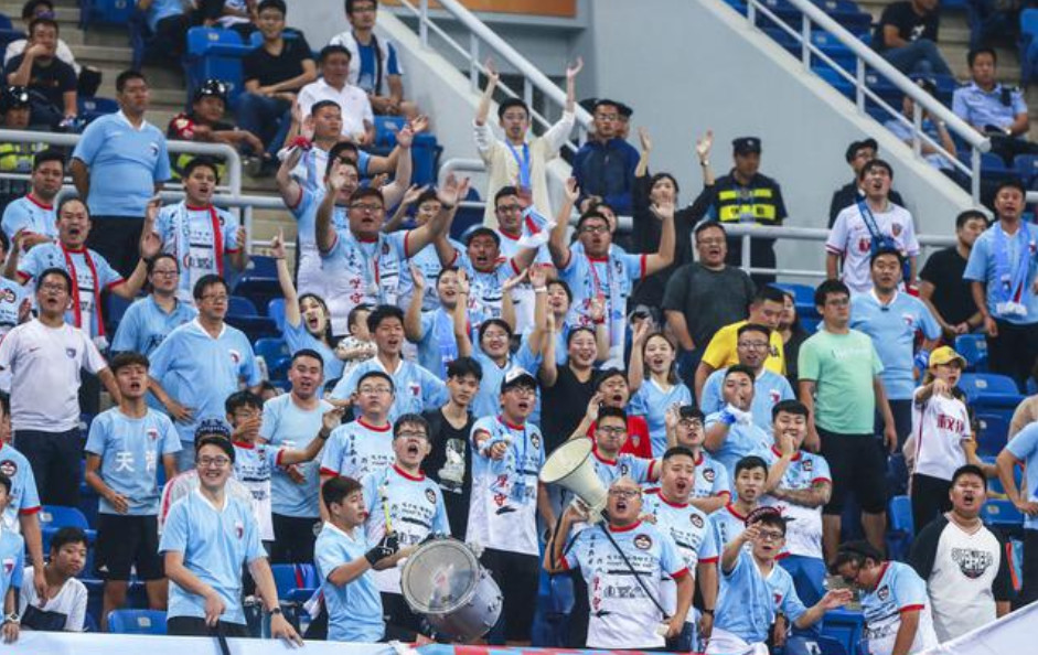 满冠体育- 沙尔克04深陷保级泥潭，高层紧急开会商讨对策  